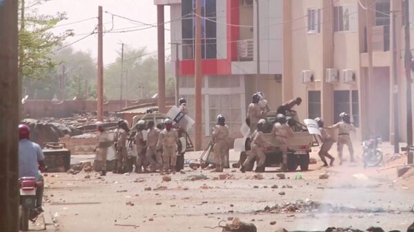 شرطة النيجر تعتقل متظاهرين معترضين على نتائج الانتخابات الرئاسية - سبوتنيك عربي
