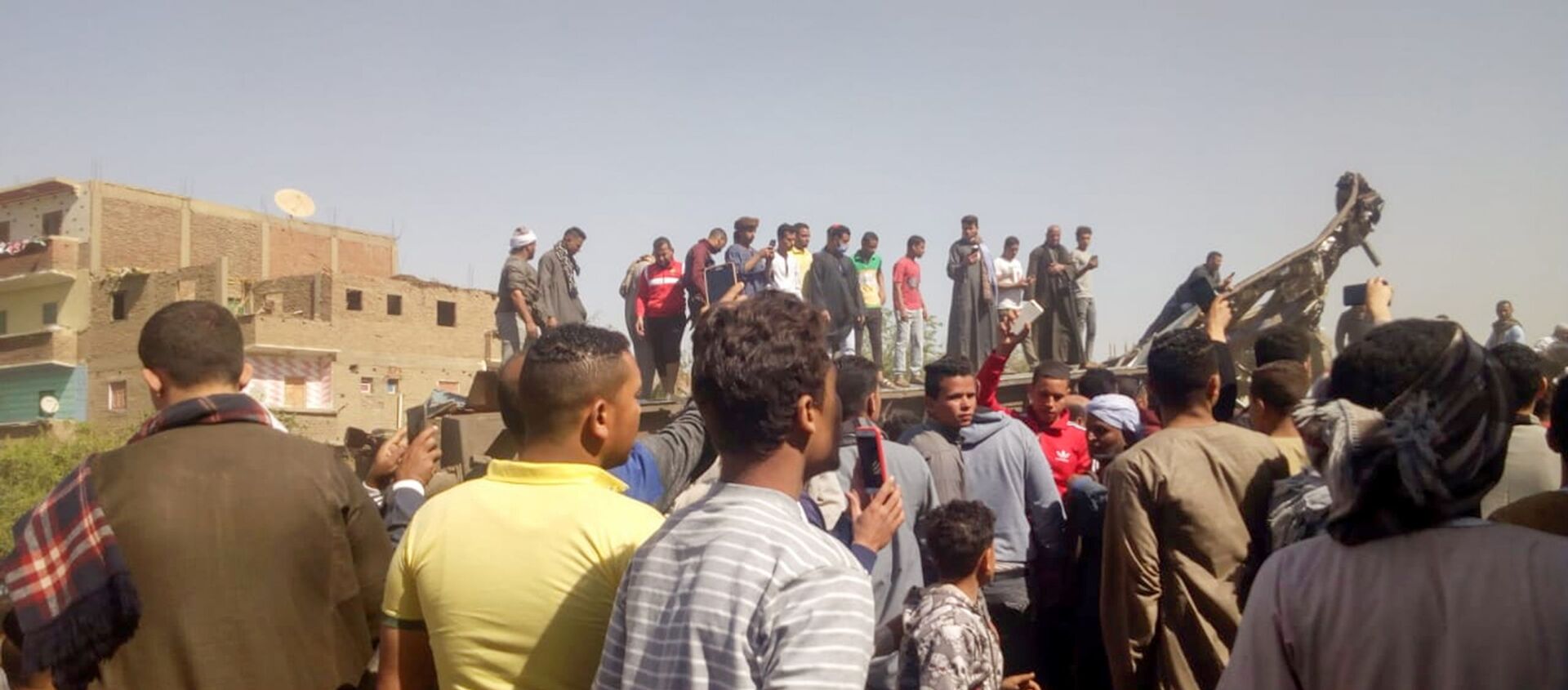 حادث تصادم قطاري سوهاج في صعيد مصر - سبوتنيك عربي, 1920, 26.03.2021