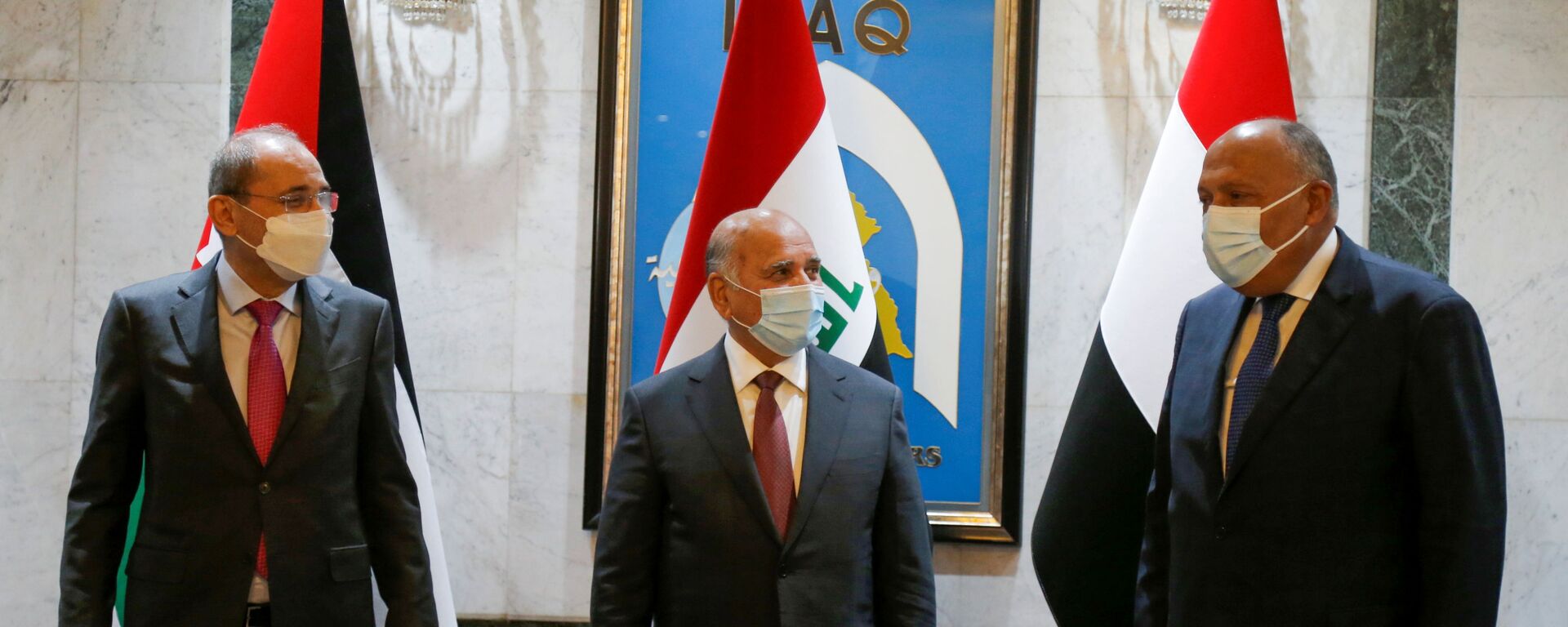 قمة ثلاثية عراقية مصرية أردنية - وزير الخارجية المصري سامح شكري، وزير الخارجية الأردنية أيمن الصفدي، ووزير الخارجية العراقي فؤاد حسين، بغداد، العراق 29 مارس 2021 - سبوتنيك عربي, 1920, 17.06.2021