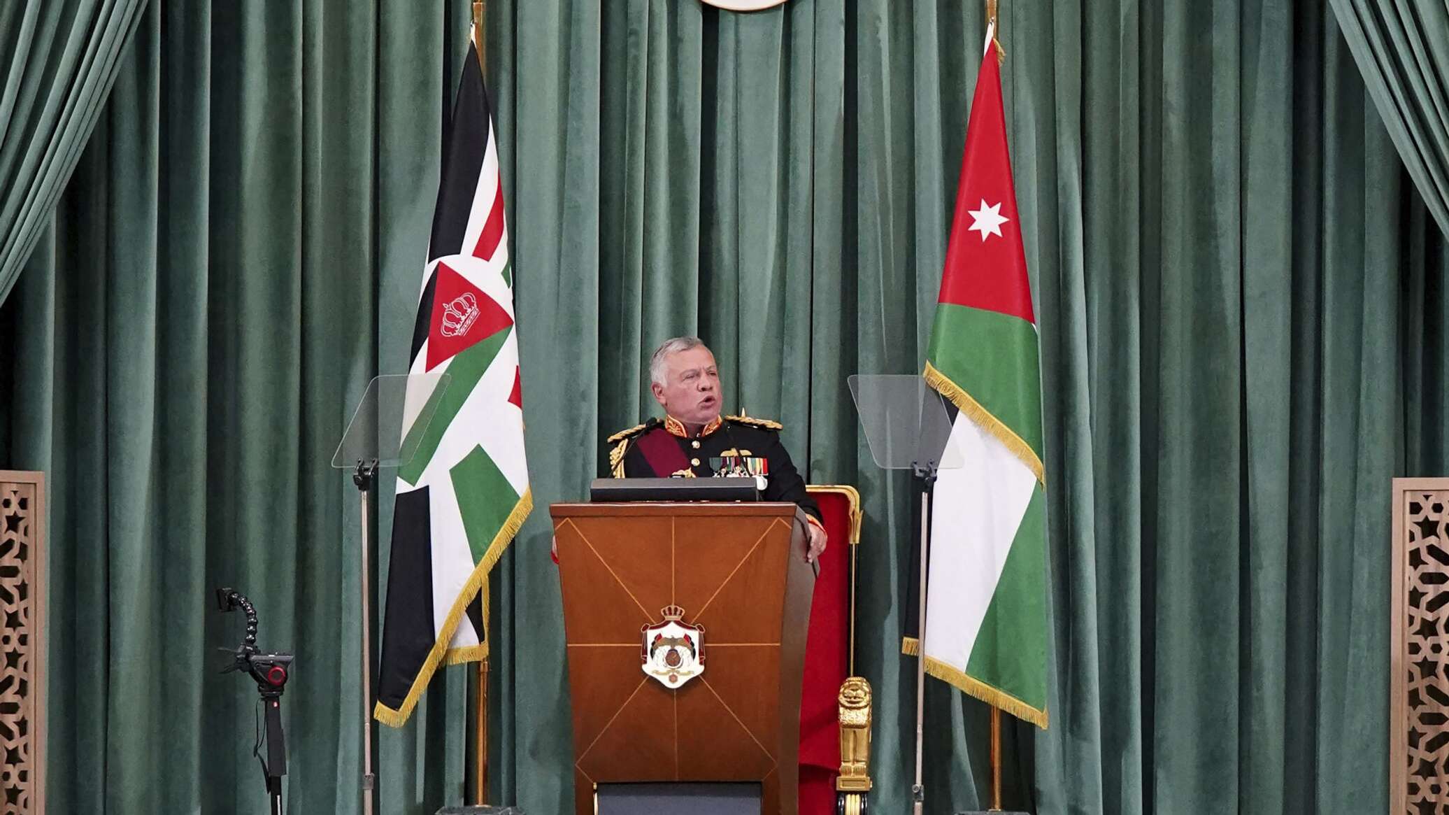 ملك الأردن يوجه بإعادة هيكلة الجيش الأردني