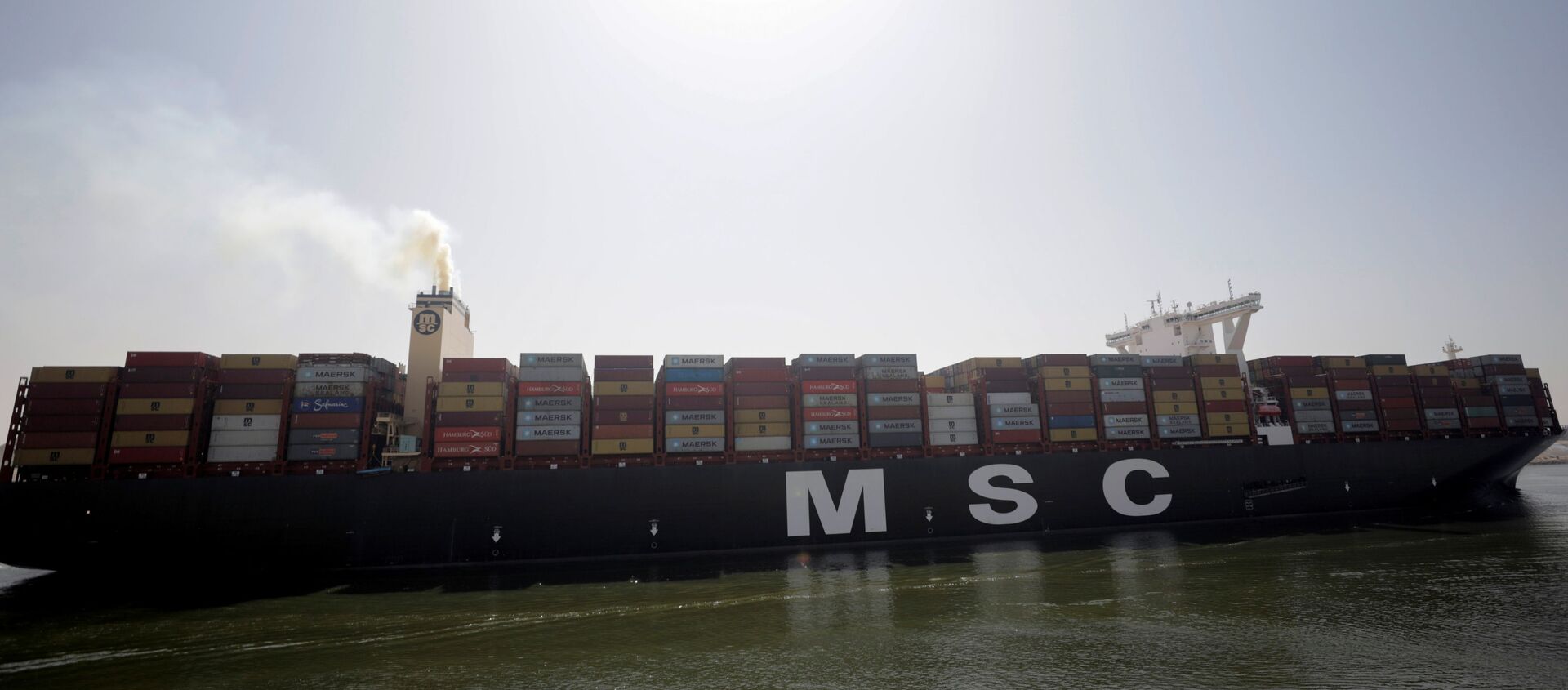 جنوح بسيط لسفينة في مجرى قناة السويس، السفينة بعد عبورها قناة السويس، الإسماعيلية، مصر 6 أبريل 2021 - سبوتنيك عربي, 1920, 09.09.2021