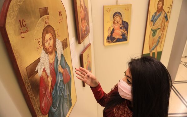 افتتاح معرض الأيقونة الثاني في قاعات الصليب المقدس في دمشق، سوريا 9 أبريل 2021 افتتاح معرض الأيقونة الثاني في قاعات الصليب المقدس في دمشق، سوريا 9 أبريل 2021 - سبوتنيك عربي