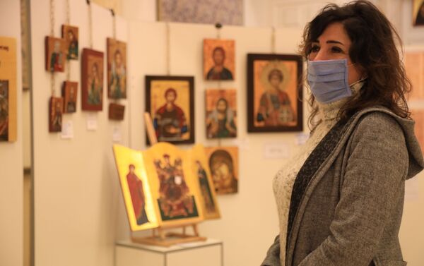 افتتاح معرض الأيقونة الثاني في قاعات الصليب المقدس في دمشق، سوريا 9 أبريل 2021 افتتاح معرض الأيقونة الثاني في قاعات الصليب المقدس في دمشق، سوريا 9 أبريل 2021 - سبوتنيك عربي