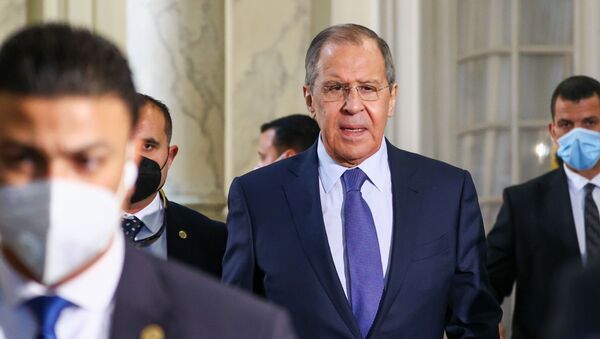 وزير الخارجية المصرية سامح شكري يلتقي مع نظيره الروسي سيرغي لافروف في القاهرة، مصر 12 أبريل 2021 - سبوتنيك عربي