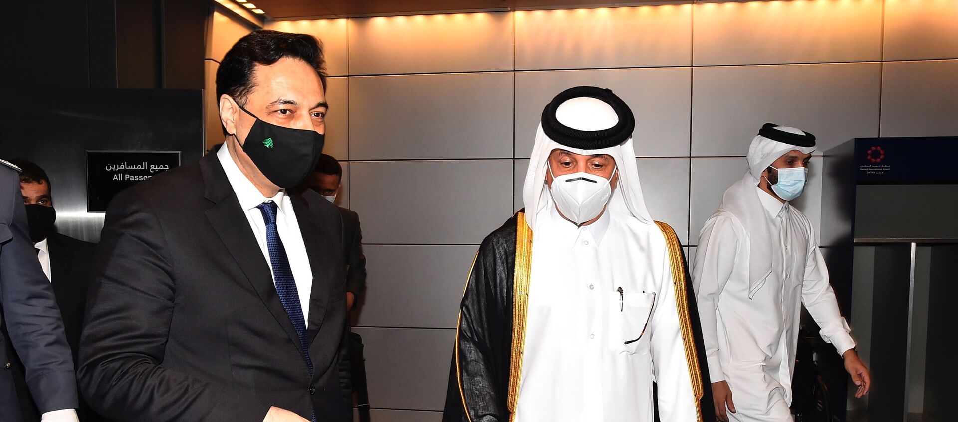 رئيس حكومة تصريف الأعمال اللبنانية، حسان دياب، لدي وصوله العاصمة القطرية الدوحة، 18 نيسان/ أبريل 2021 - سبوتنيك عربي, 1920, 19.04.2021