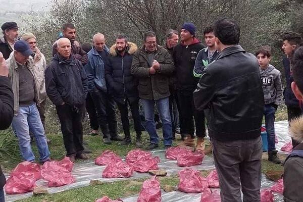 النفقة... عادة أمازيغية يتوارثها الجزائريون لتوزيع اللحوم على الفقراء والأغنياء النفقة... عادة أمازيغية يتوارثها الجزائريون لتوزيع اللحوم على الفقراء والأغنياء - سبوتنيك عربي