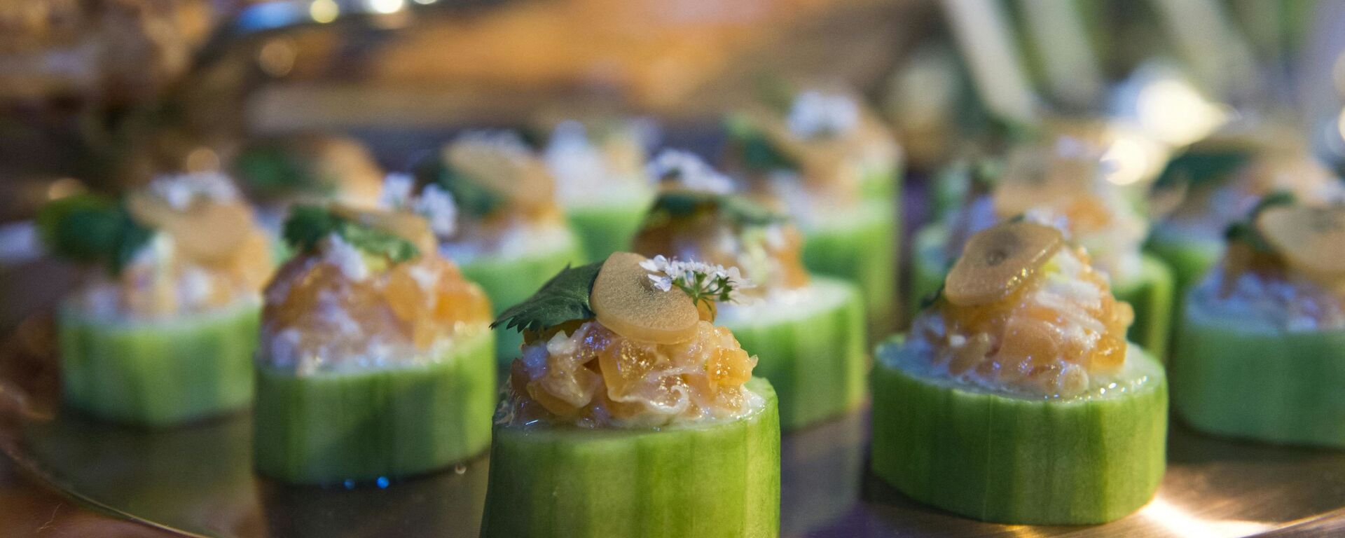 مأكولات مع الخيار  - سبوتنيك عربي, 1920, 20.04.2021