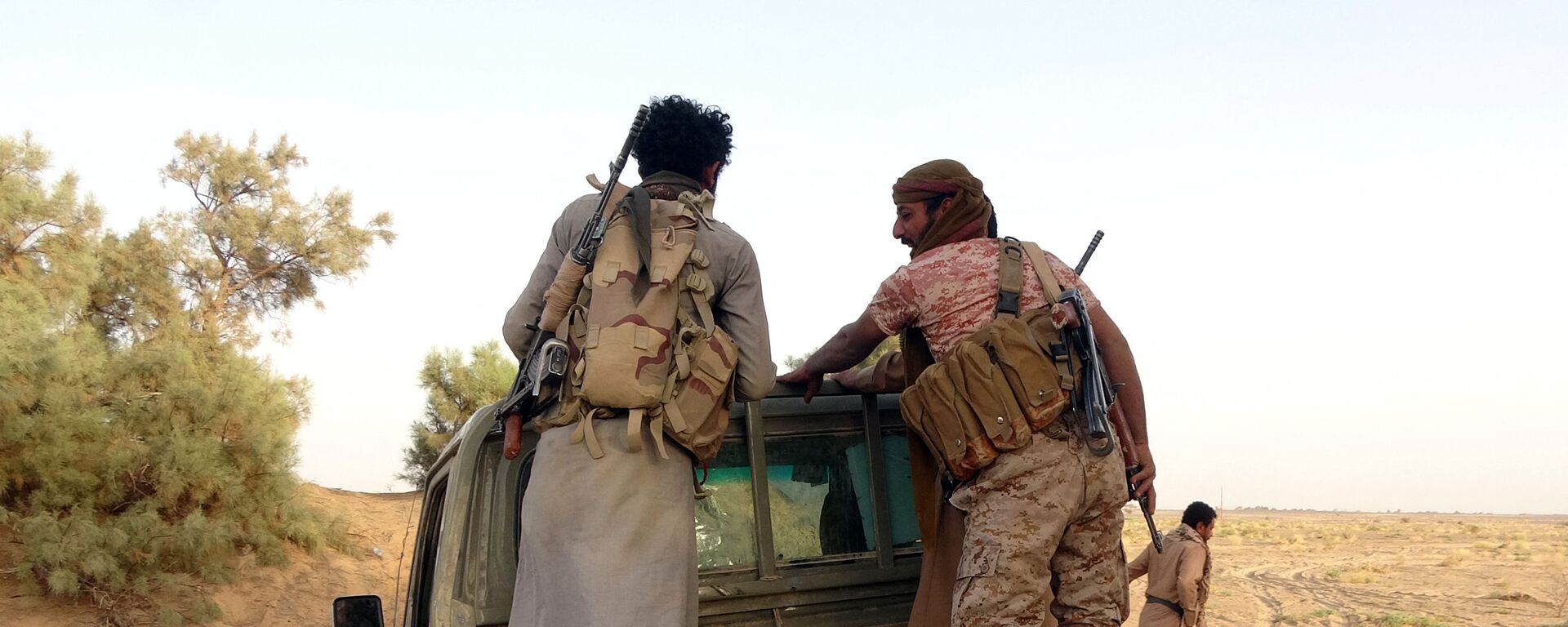 القوات الموالية لقوات التحالف العربي بقيادة السعودية، على الجبهة القتالية ضد أنصار الله الحوثيين، شمال شرق محافظة مأرب، اليمن 27 أبريل 2021 - سبوتنيك عربي, 1920, 04.06.2023