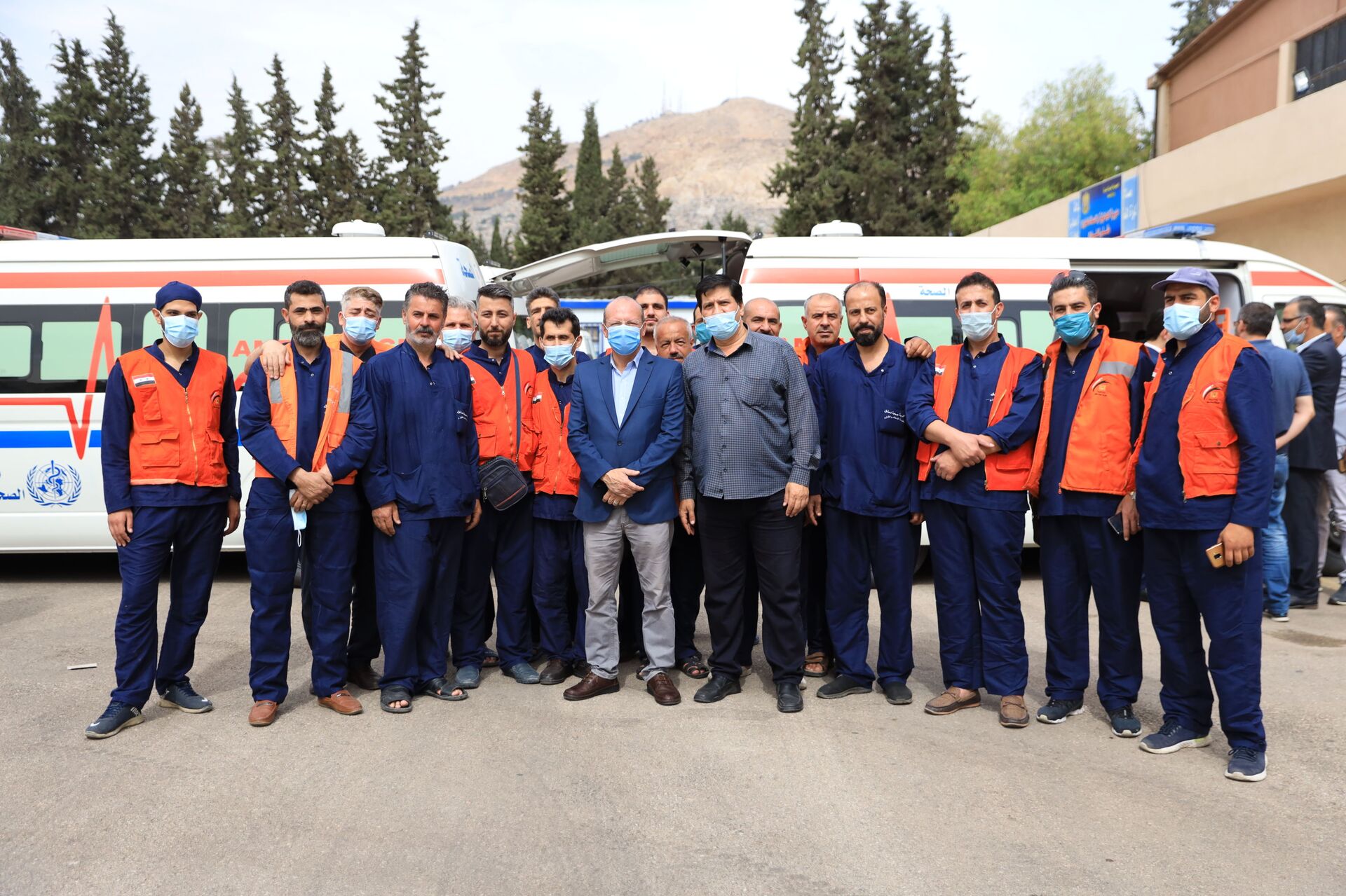 سوريا تتسلم من منظمة الصحة العالمية 40 سيارة إسعاف مجهزة.. فيديو - سبوتنيك عربي, 1920, 09.05.2021