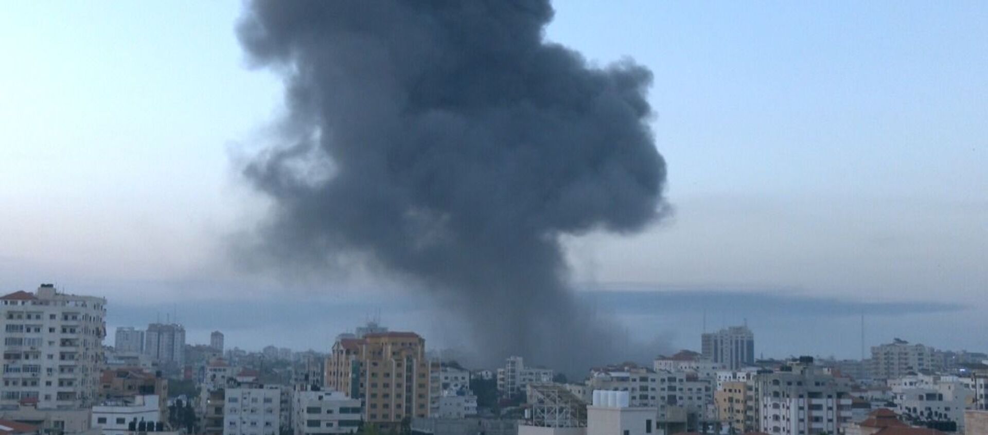 قصف مدينة غزة صباح يوم الأربعاء، قطاع غزة، فلسطين 12 مايو 2021 - سبوتنيك عربي, 1920, 13.05.2021