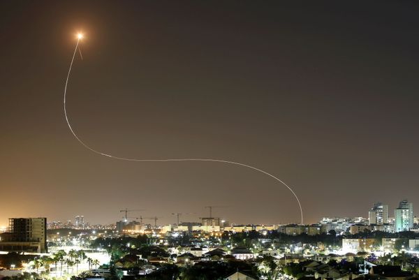  القبة الحديدية تتصدى صواريخ المقاومة الفلسطينية من قطاع غزة باتجاه أراضي غلاف غزة، فلسطين 11 مايو 2021 - سبوتنيك عربي