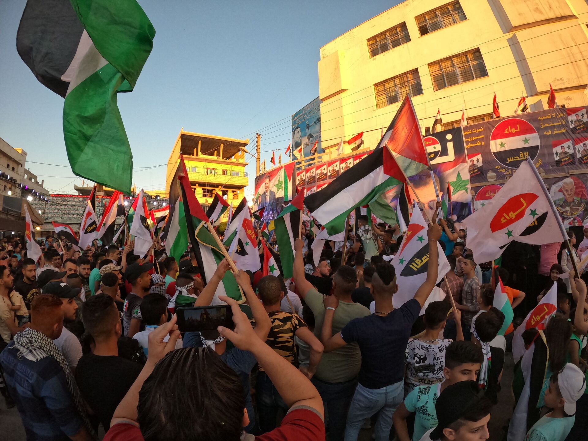 لواء القدس في حلب: نحن من فلسطين وإلى فلسطين... صور وفيديو - سبوتنيك عربي, 1920, 15.05.2021