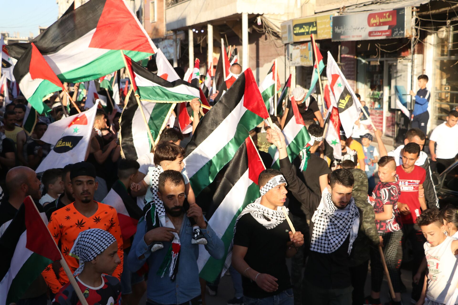 لواء القدس في حلب: نحن من فلسطين وإلى فلسطين... صور وفيديو - سبوتنيك عربي, 1920, 15.05.2021