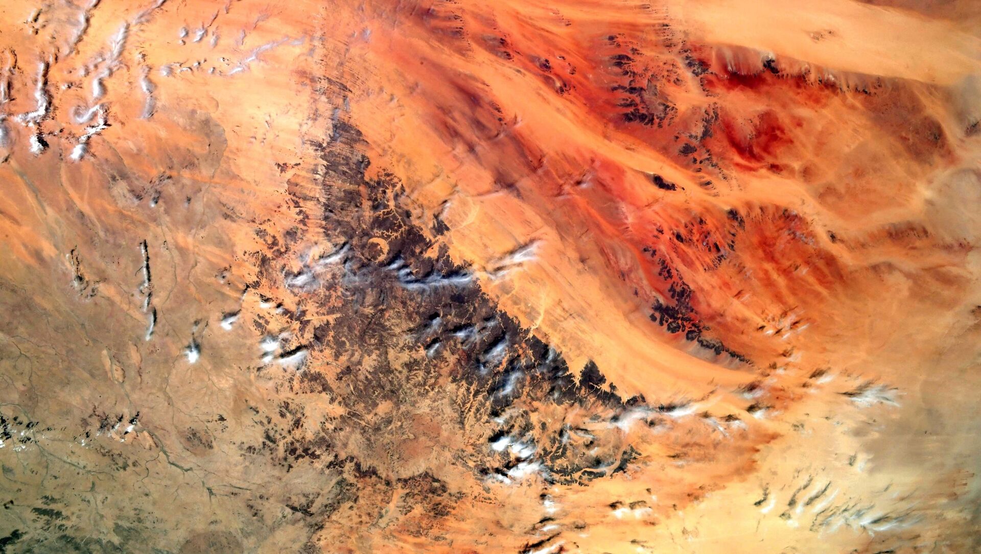 منظر يطل على عين الصحراء، غرب أفريقيا، محطة الفضاء الدولية - سبوتنيك عربي, 1920, 07.09.2021