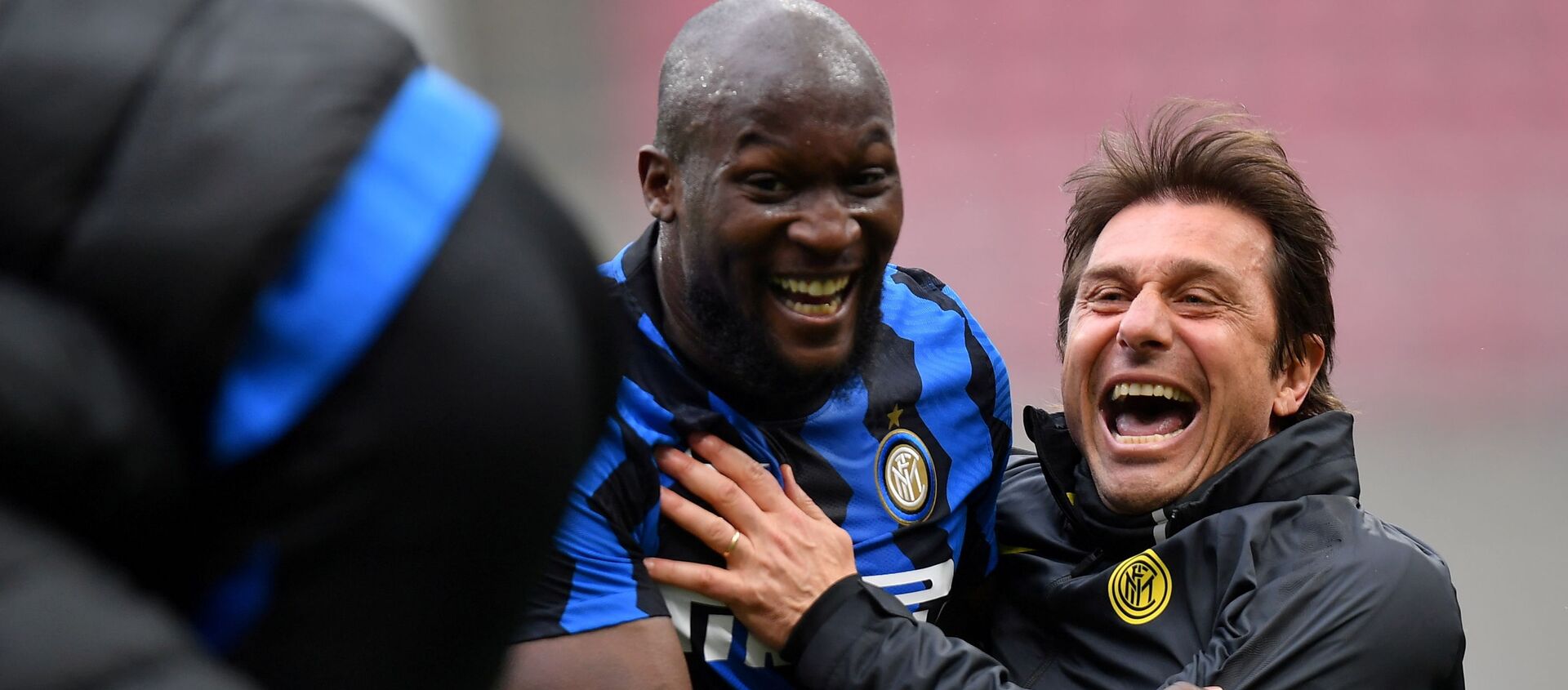 لوكاكو مهاجم إنتر يفوز بجائزة أفضل لاعب في الدوري الإيطالي - سبوتنيك عربي, 1920, 16.08.2021