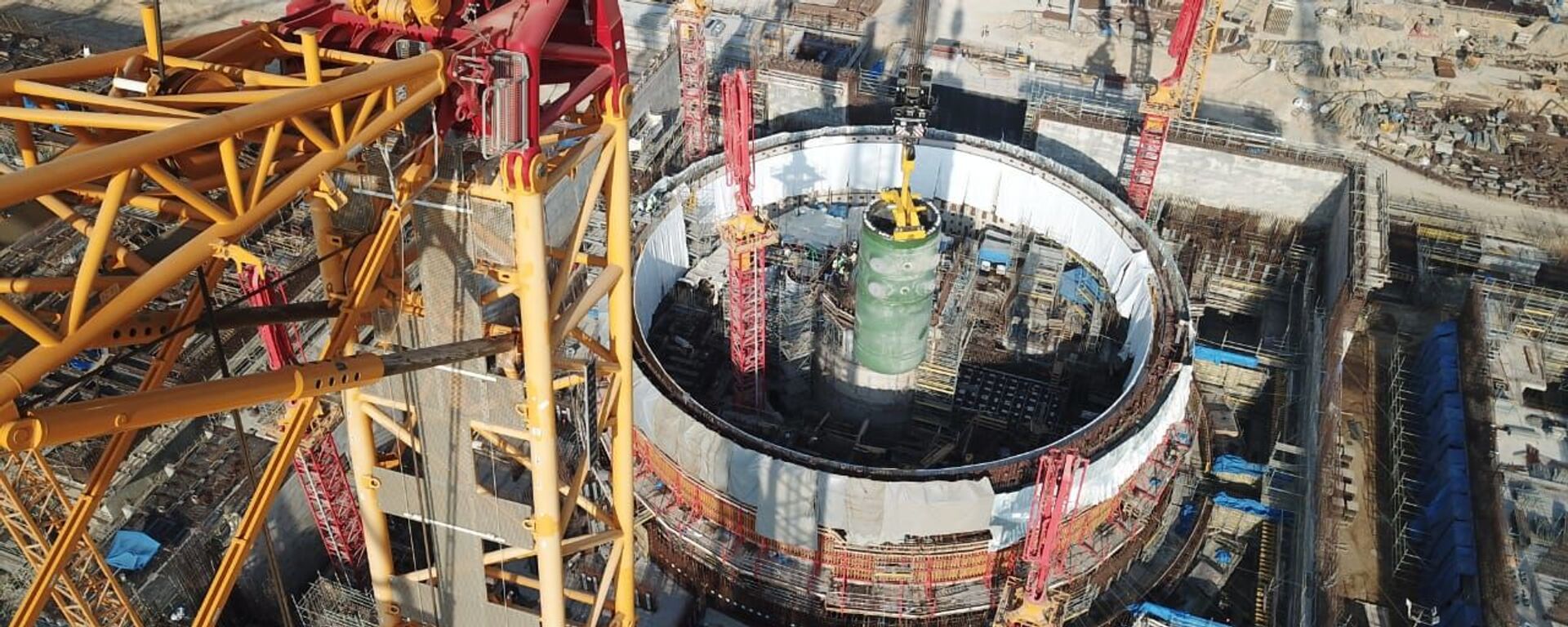 تركيب وعاء أول مفاعل في محطة أكويو للطاقة النووية - سبوتنيك عربي, 1920, 31.08.2021