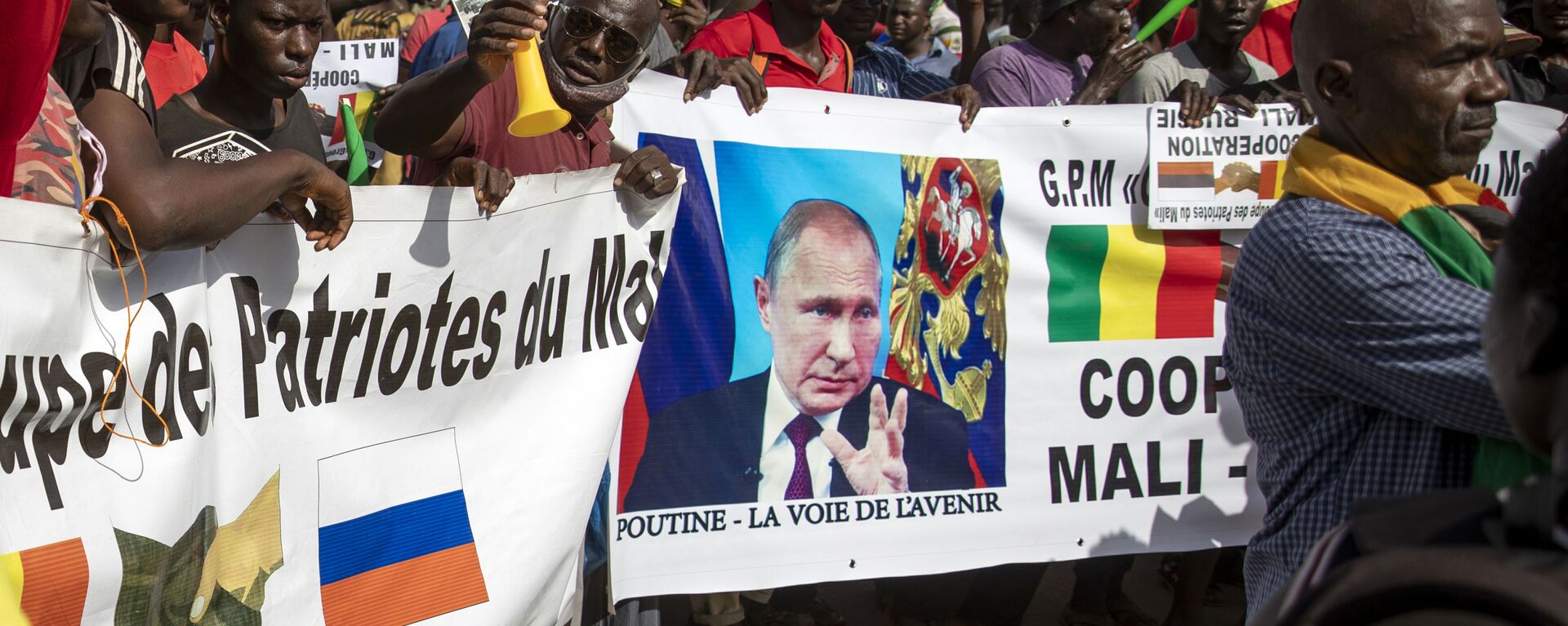 الماليون يتظاهرون ضد فرنسا، ودعمًا لروسيا في الذكرى الستين لاستقلال جمهورية مالي في عام 1960 في باماكو، مالي 22 سبتمبر 2020 - سبوتنيك عربي, 1920, 03.06.2021