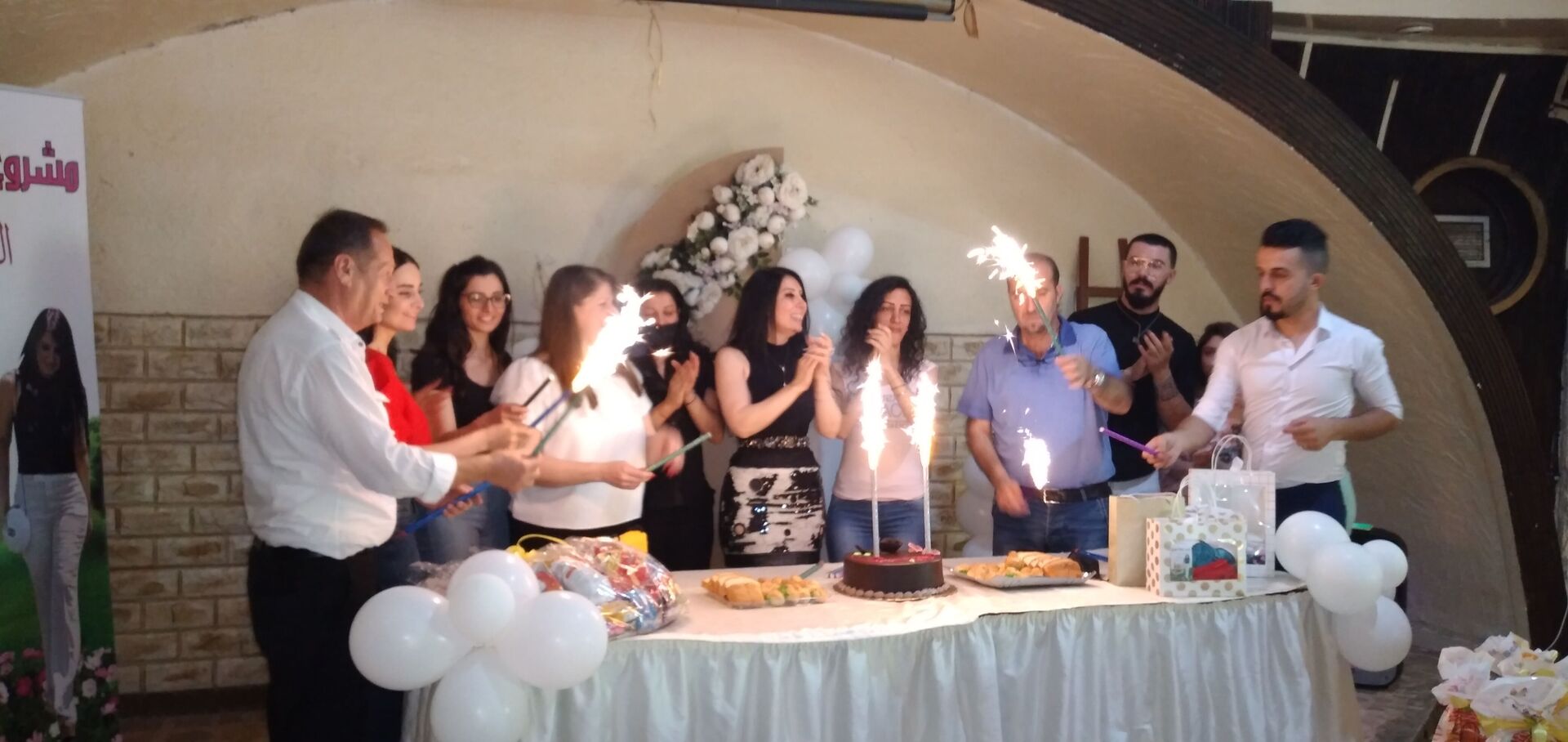 جينا لحدو... مغتربة سورية تجول في البلدان لمساعدة أطفال بلادها (فيديو وصور) جينا لحدو... مغتربة سورية تجول في البلدان لمساعدة أطفال بلادها (فيديو وصور) - سبوتنيك عربي, 1920, 04.06.2021