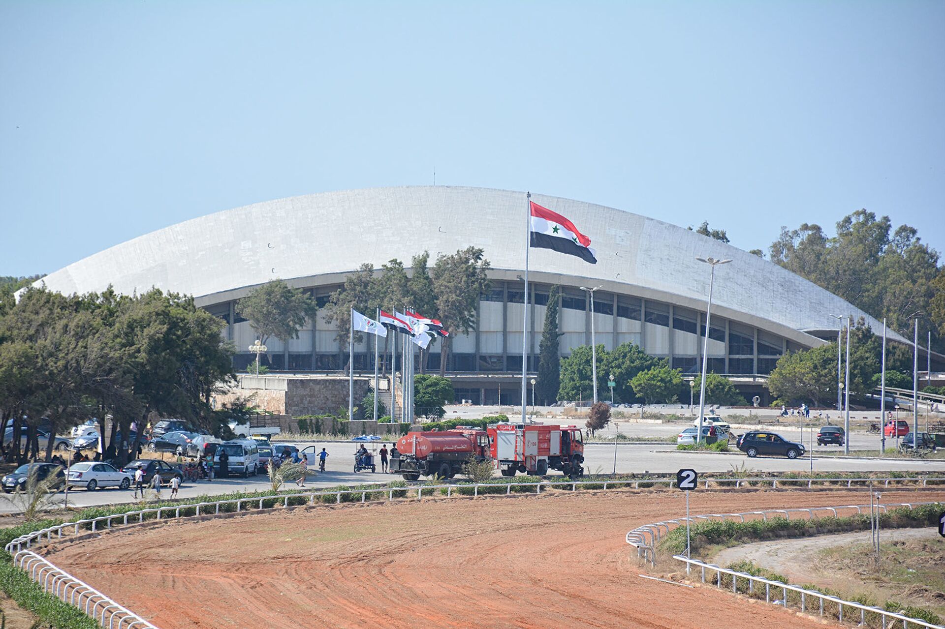 بعد صمت دام 11 عاما... صهيل الخيول العربية الأصيلة يدوّي في مدينة اللاذقية السورية...فيديو وصور - سبوتنيك عربي, 1920, 05.06.2021