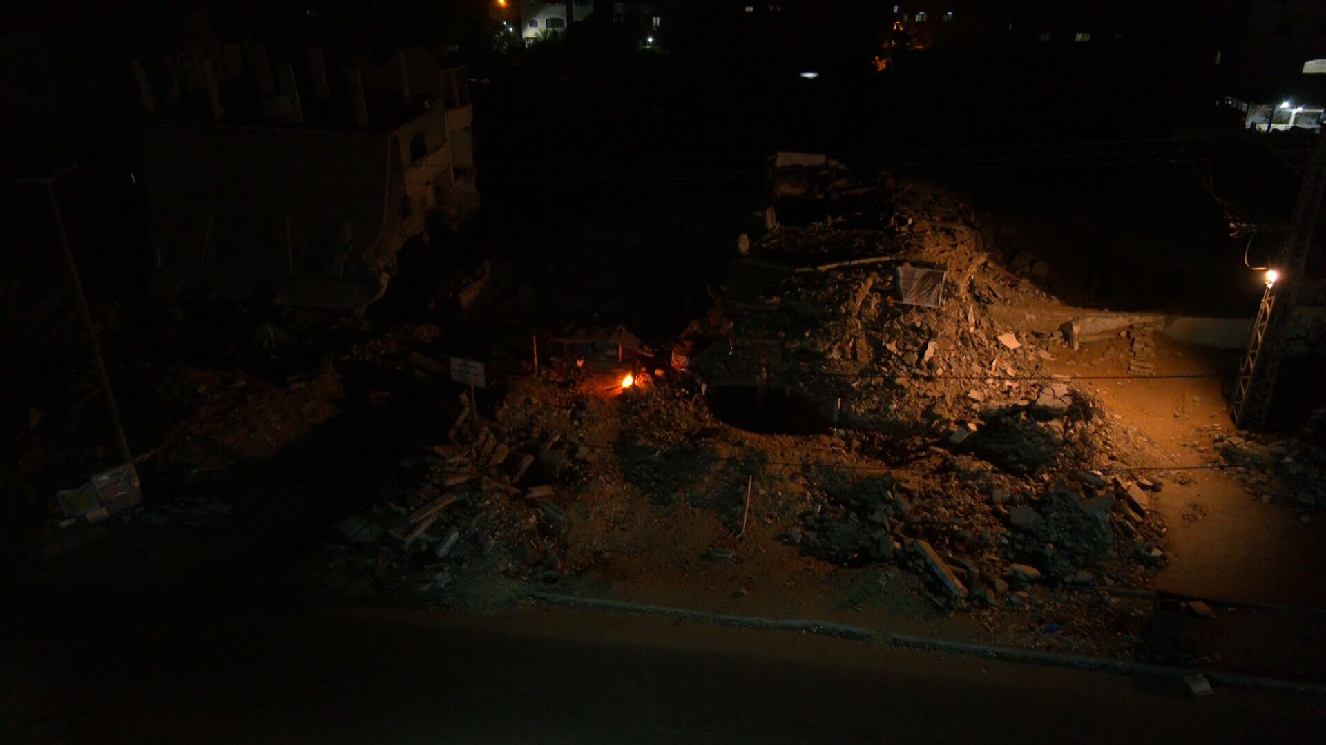 خيمة تأوي عائلة فلسطينية بين ركام منزلها المدمر في قطاع غزة - سبوتنيك عربي, 1920, 21.06.2021