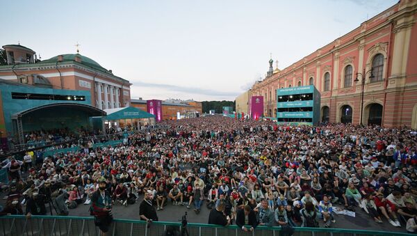 قرية كرة القدم التابعة لبطولة كرة القدم الأوروبية في ساحة كونيوشينايا في سان بطرسبورغ  - سبوتنيك عربي