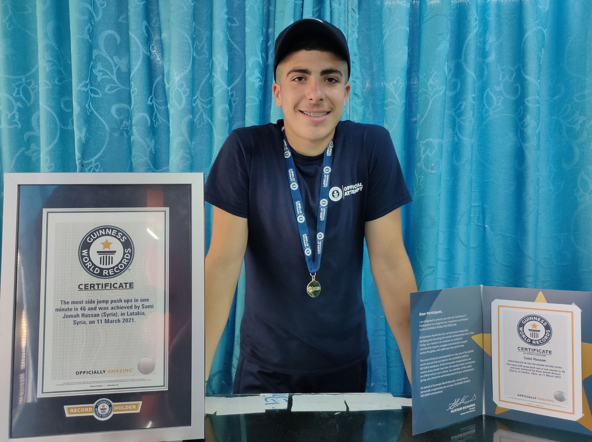 شاب سوري يحطم رقم غينيس السعودي متربعا كأصغر لاعب قوة بدنية في العالم... صور وفيديو شاب سوري يحطم رقم غينيس السعودي متربعا كأصغر لاعب قوة بدنية في العالم... صور وفيديو - سبوتنيك عربي, 1920, 25.06.2021