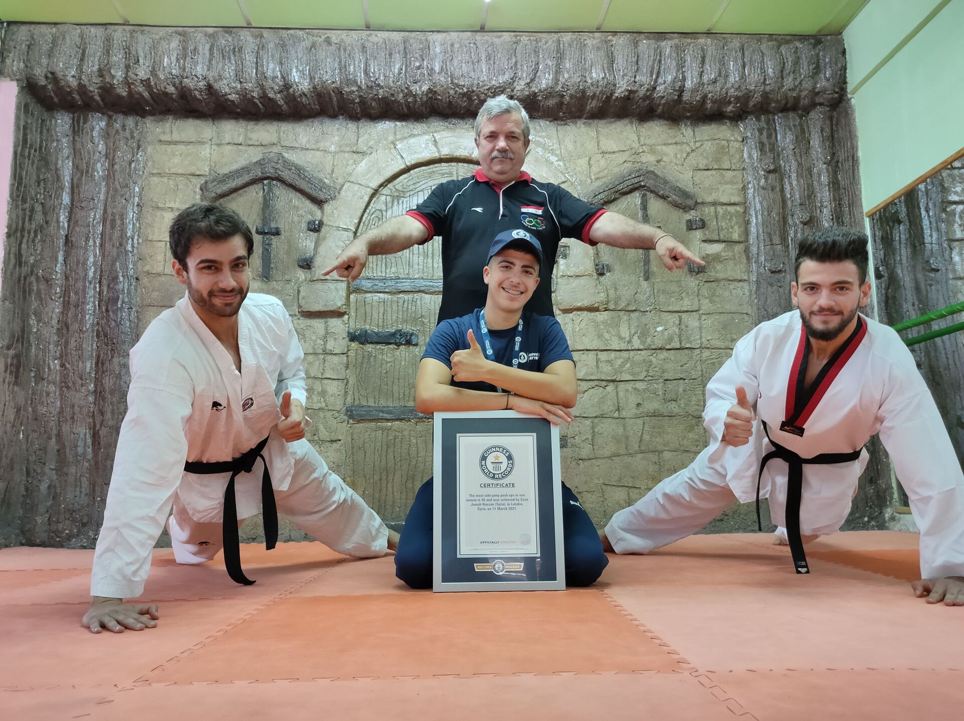 شاب سوري يحطم رقم غينيس السعودي متربعا كأصغر لاعب قوة بدنية في العالم... صور وفيديو شاب سوري يحطم رقم غينيس السعودي متربعا كأصغر لاعب قوة بدنية في العالم... صور وفيديو - سبوتنيك عربي, 1920, 25.06.2021