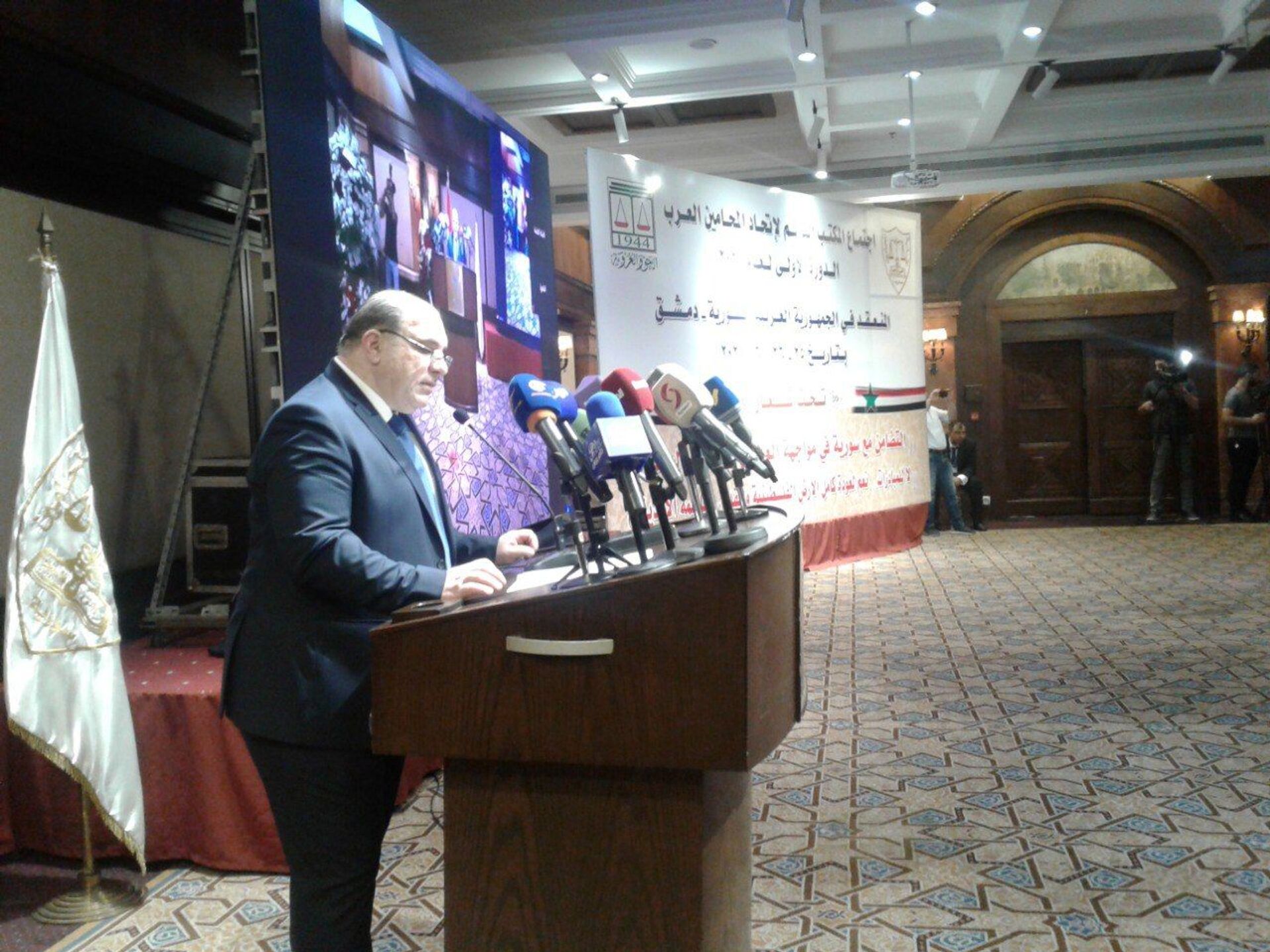 يطالبون بعودتها إلى الجامعة... المحامون العرب: العقوبات على سوريا ممارسة نازية فاشستية - سبوتنيك عربي, 1920, 25.06.2021