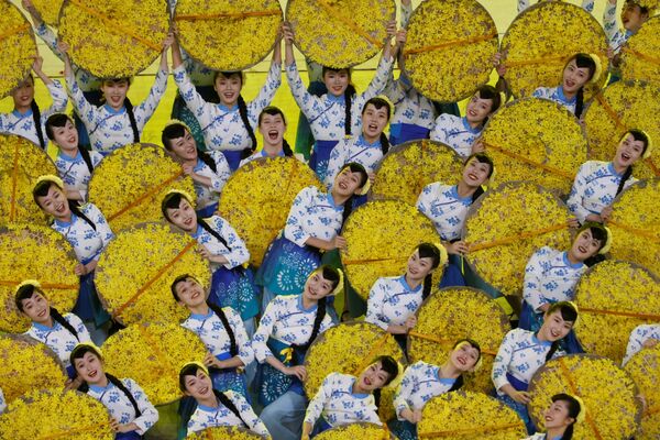 عرض بمناسبة الذكرى المئوية لتأسيس الحزب الشيوعي الصيني، في بكين، الصين، 28 يونيو 2021 عرض بمناسبة الذكرى المئوية لتأسيس الحزب الشيوعي الصيني، في بكين، الصين، 28 يونيو 2021 - سبوتنيك عربي