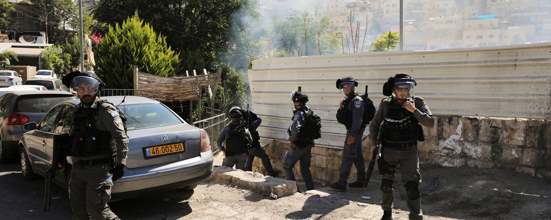 اشتباكات بين قوات الشرطة الإسرائيلية والفلسطينيين في حي سلوان، الضفة الغربية المحتلة، فلسطين، 29 يونيو 2021 - سبوتنيك عربي, 1920, 29.06.2021