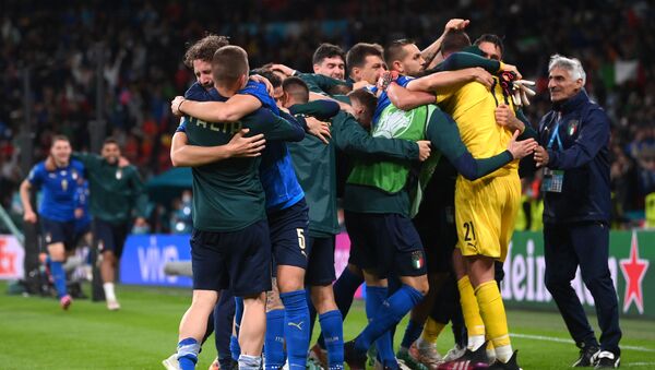 إيطاليا تتأهل لنهائي يورو 2020 بعد الفوز على إسبانيا بركلات الترجيح - سبوتنيك عربي