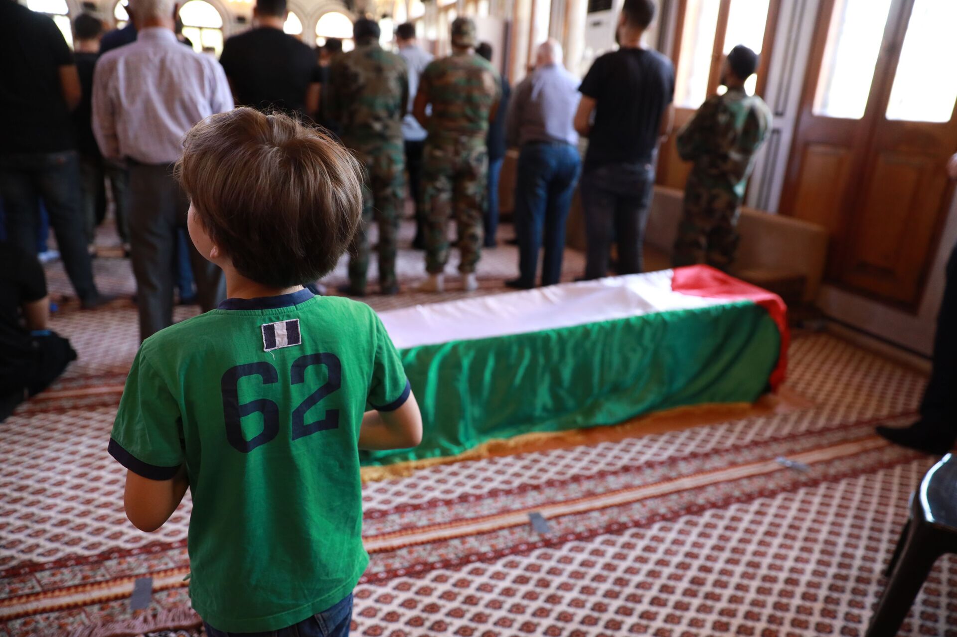 تشييع قائد زهور البيلسان أحمد جبريل إلى مثواه الأخير بدمشق... صور وفيديو - سبوتنيك عربي, 1920, 09.07.2021