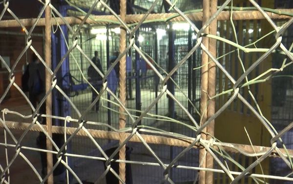 عمال فلسطينيون على المعابر الإسرائيلية إجراءات متعددة من أجل الحصول على تصريح دخول  - سبوتنيك عربي