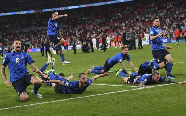 المنتخب الإيطالي يفوز بكأس بطولة أمم أوروبا يورو 2020 في ملعب ويمبلي، لندن، إنجلترا 11 يوليو 2021 - سبوتنيك عربي
