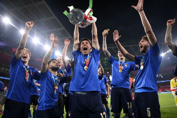 المنتخب الإيطالي يفوز بكأس بطولة أمم أوروبا يورو 2020 في ملعب ويمبلي، لندن، إنجلترا 11 يوليو 2021 - سبوتنيك عربي