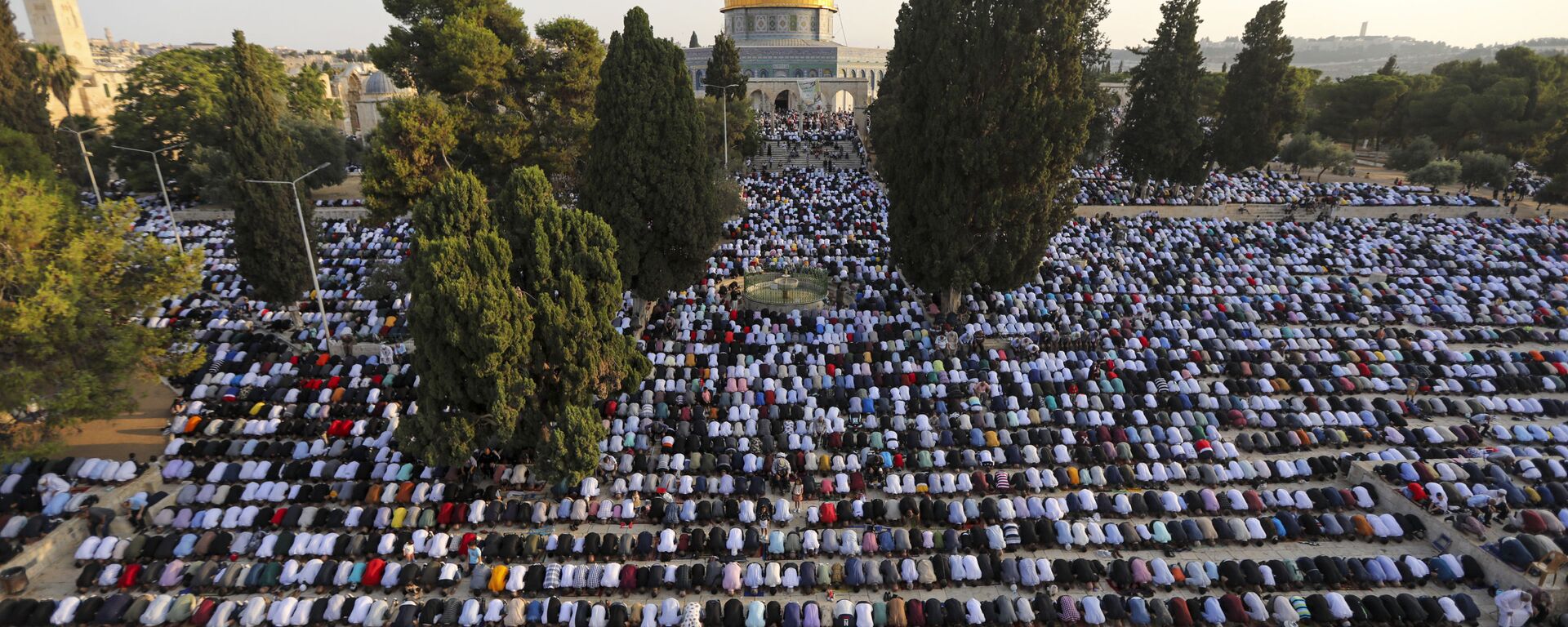 صلاة عيد الأضحى في ساحة مسجد الأقصى في القدس، فلسطين 20 يوليو 2021 - سبوتنيك عربي, 1920, 01.09.2022