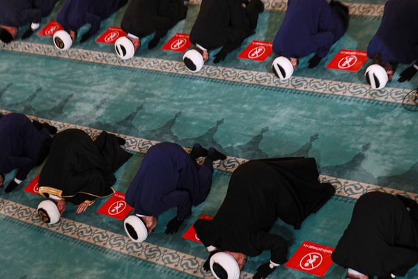 صلاة عيد الأضحى في مسجد موسكو الكبير مع مراعاة التباعد الاجتماعي في موسكو، روسيا 20 يوليو 2021 - سبوتنيك عربي