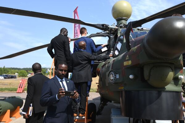 انطلاق فعاليات معرض الطيران الدولي ماكس 2021 في القاعدة الجوية جوكوفسكي، ضواحي موسكو، روسيا 20 يوليو 2021 - سبوتنيك عربي