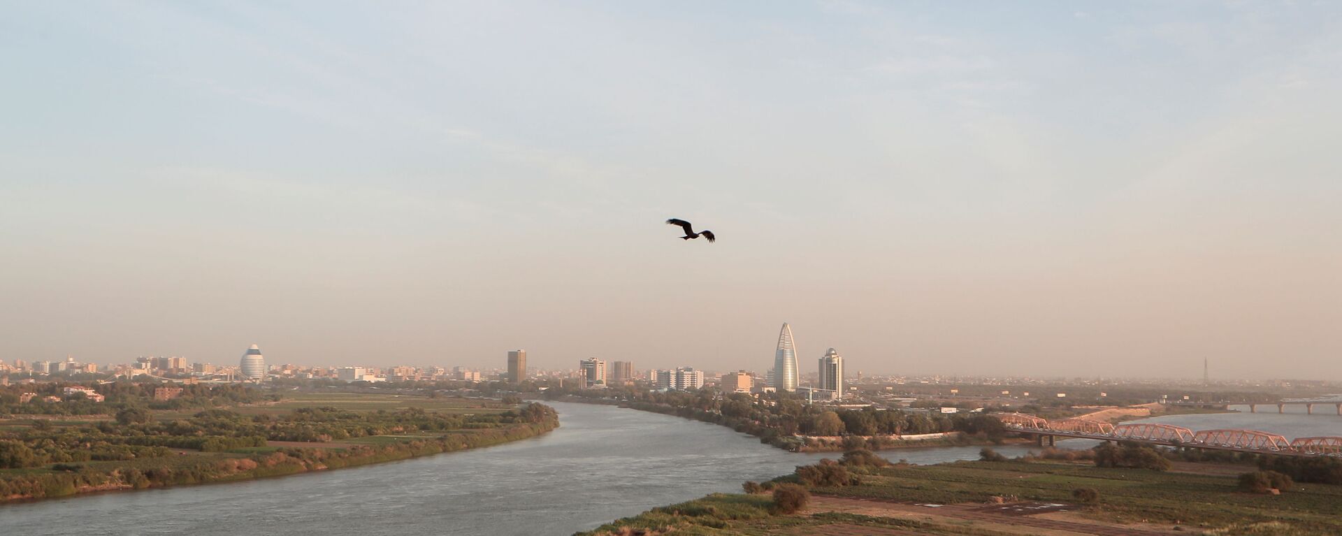 منظر جوي لتلاقي النيل الأبيض والنيل الأزرق في الخرطوم، السودان 17  فبراير 2020 - سبوتنيك عربي, 1920, 18.08.2021