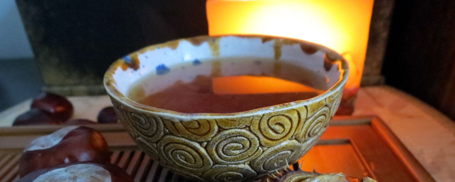 شاي أحمر على طاولة  - سبوتنيك عربي, 1920, 02.08.2023