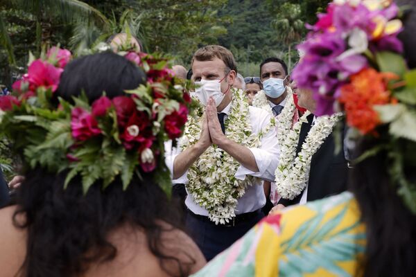 زيارة الرئيس الفرنسي إيمانويل ماكرون إلى أتونا في هيفا أوا، ثاني أكبر جزيرة في جزر ماركيساس، بولينيزيا الفرنسية في 27 يوليو 2021 - سبوتنيك عربي