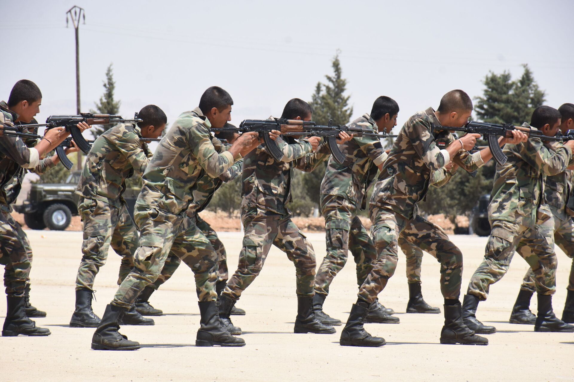 الأسد يهنئ الجيش السوري بالذكرى الـ 76 لتأسيسه  - سبوتنيك عربي, 1920, 02.08.2021