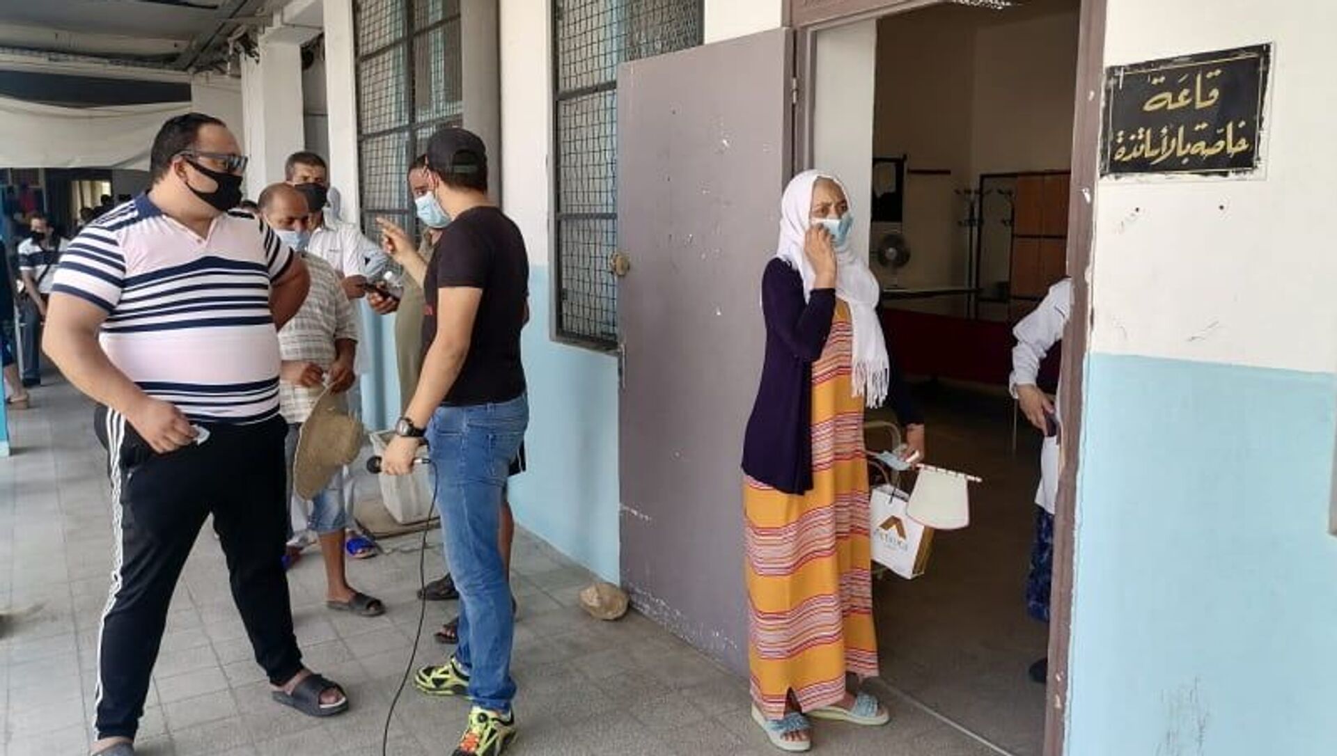 إقبال مكثف على التطعيم ضد كورونا في تونس - سبوتنيك عربي, 1920, 06.09.2021