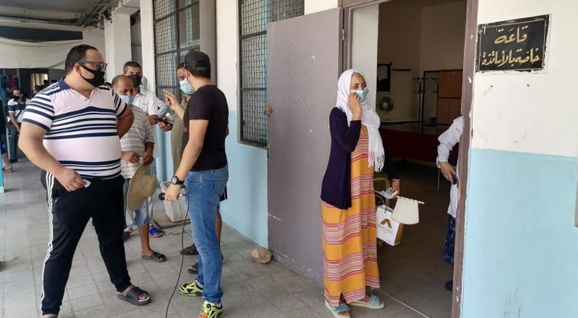 إقبال مكثف على التطعيم ضد كورونا في تونس - سبوتنيك عربي, 1920, 06.09.2021