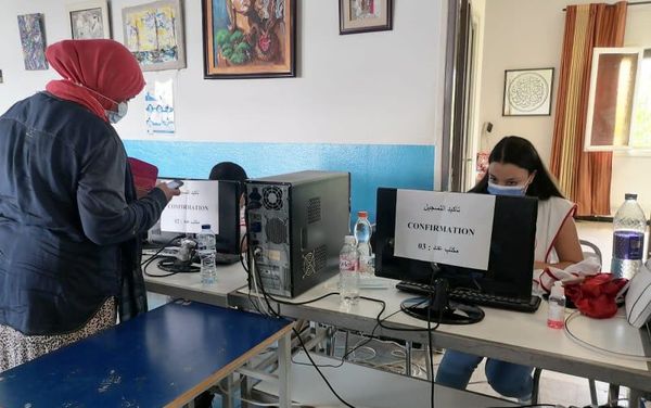 إقبال مكثف على التطعيم ضد كورونا في تونس إقبال مكثف على التطعيم ضد كورونا في تونس - سبوتنيك عربي