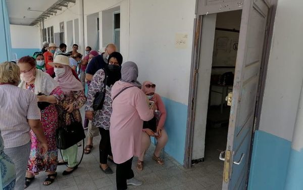 إقبال مكثف على التطعيم ضد كورونا في تونس إقبال مكثف على التطعيم ضد كورونا في تونس - سبوتنيك عربي