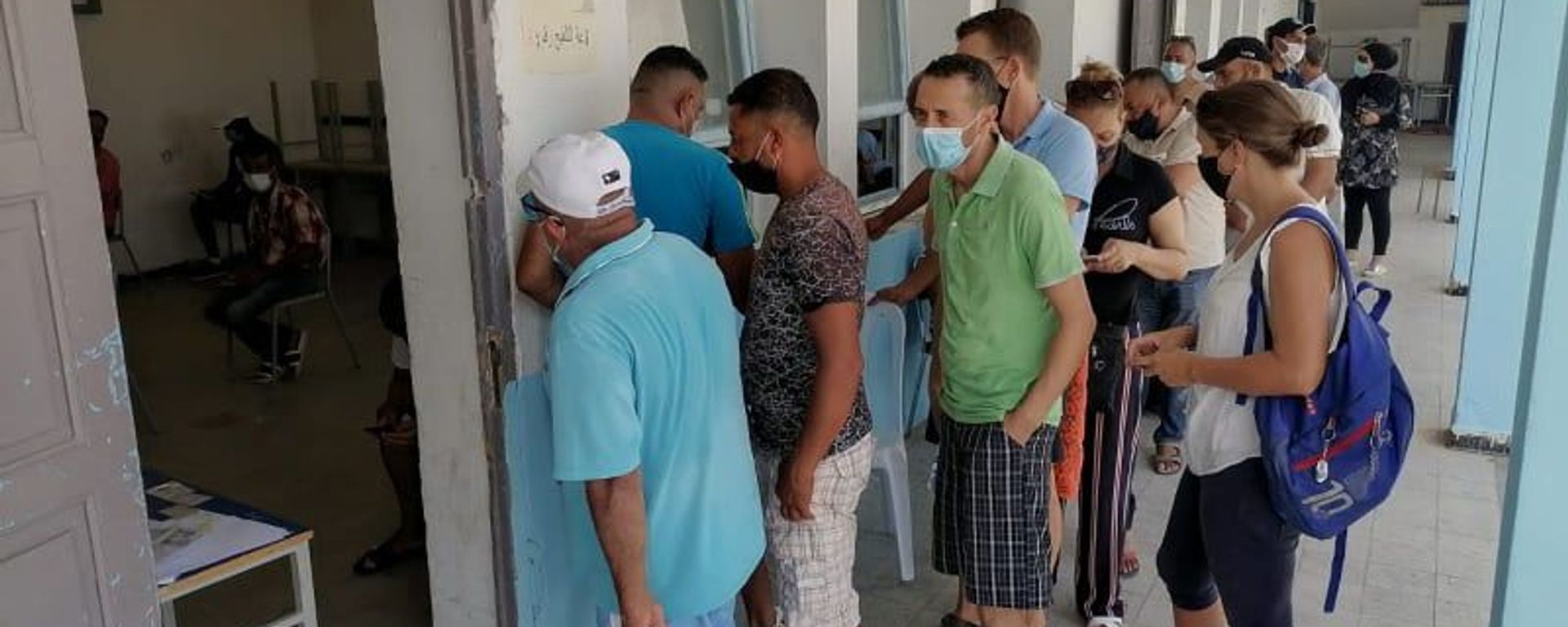 إقبال مكثف على التطعيم ضد كورونا في تونس إقبال مكثف على التطعيم ضد كورونا في تونس - سبوتنيك عربي, 1920, 08.08.2021