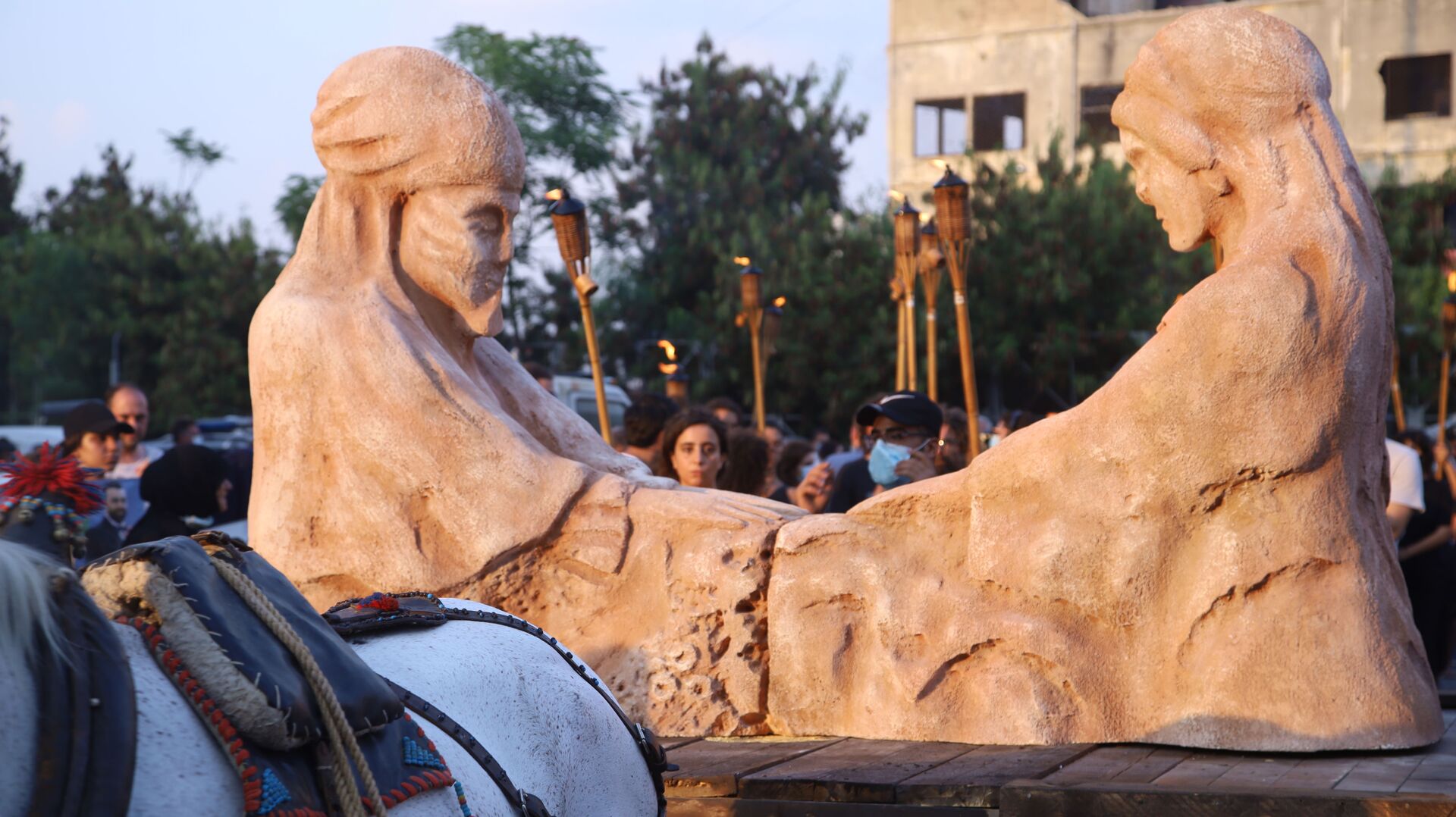 كلنا ضحايا والمجرم واحد... أول تحرك لضحايا مرفأ بيروت... صور وفيديو كلنا ضحايا والمجرم واحد... أول تحرك لضحايا مرفأ بيروت... صور وفيديو - سبوتنيك عربي, 1920, 08.08.2021