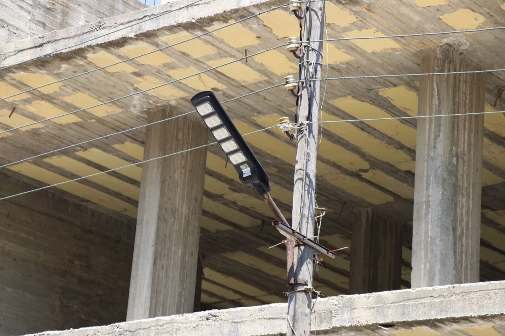 الشمس تضخ المياه وتنير الطرقات في الأرياف السورية - سبوتنيك عربي, 1920, 16.08.2021