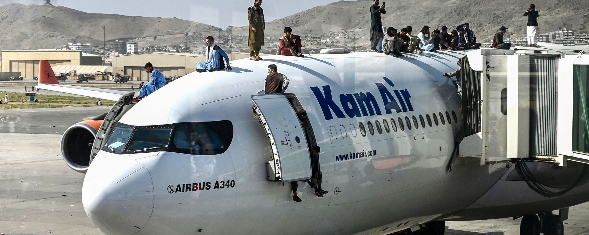 العثور على بقايا بشرية بعجلة طائرة عسكرية قادمة من مطار كابل 16 أغسطس 2021 - سبوتنيك عربي, 1920, 17.08.2021